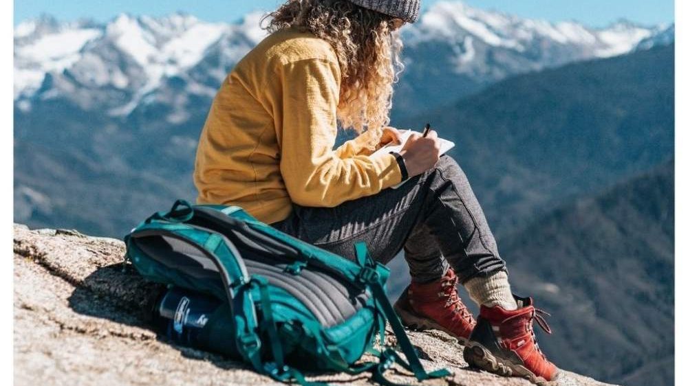 narrow womens hiking boots